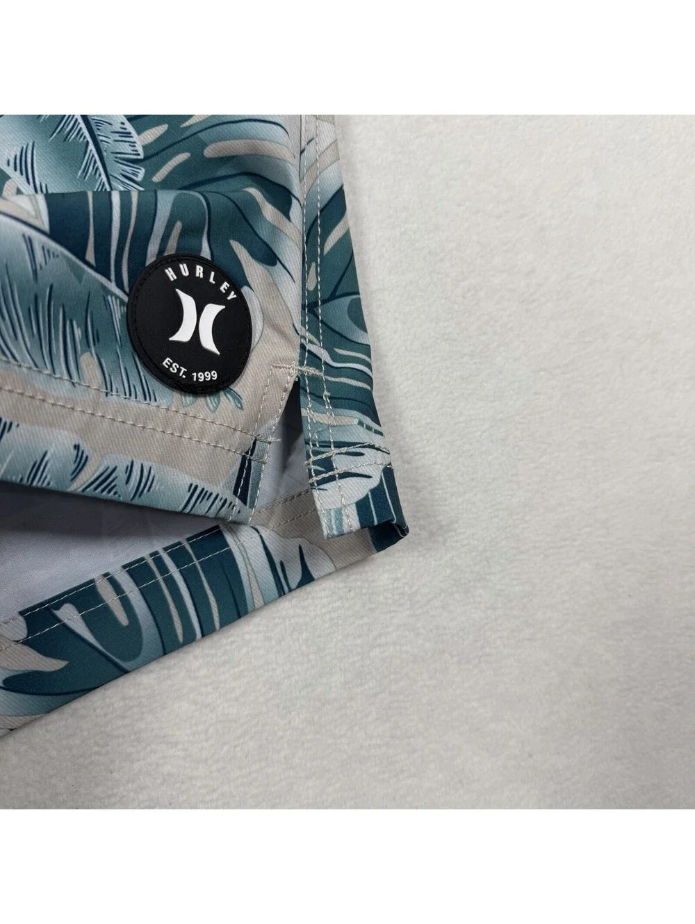 HURLEY Swim Trunks Surfer Board Shorts XL Palm Leaves Tree 8” Inseam NWT